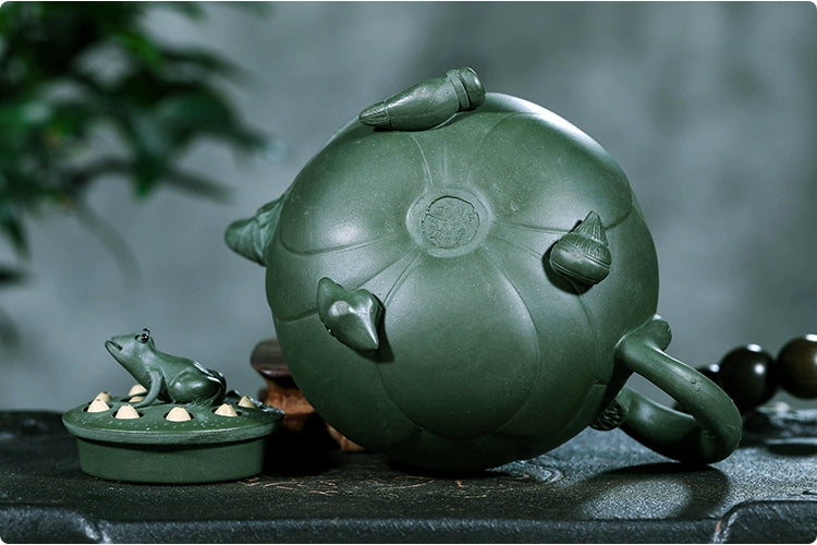 Handmade Frog Lotus Seed Teapot (420ml)