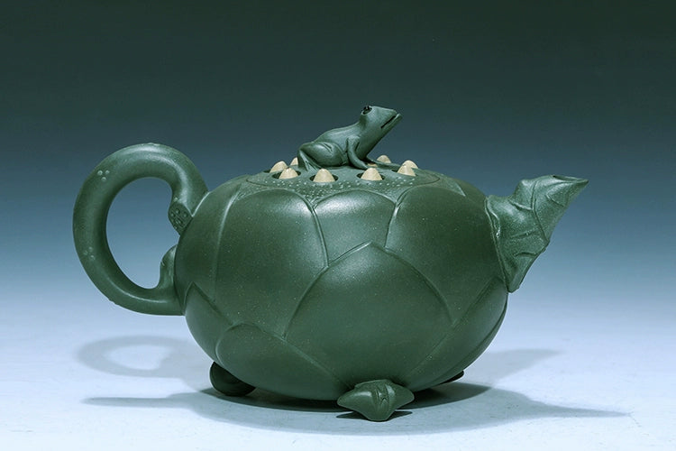 Handmade Frog Lotus Seed Teapot (420ml)