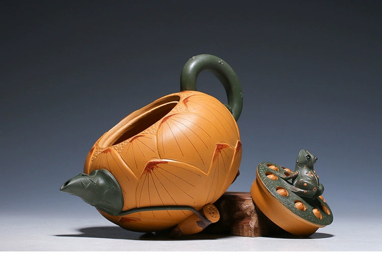 Handmade Frog Lotus Seed Teapot (420ml)