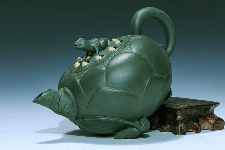 Handmade Frog Lotus Seed Teapot (420ml)