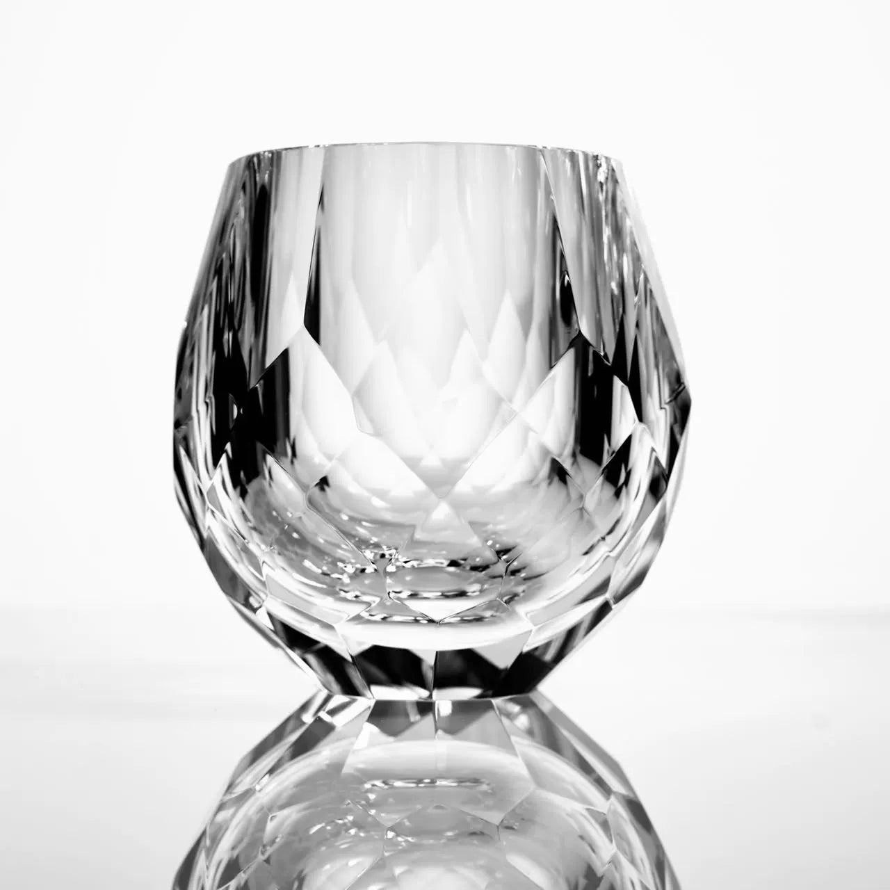 Hand Cut Crystal Whiskey Glass transparent color